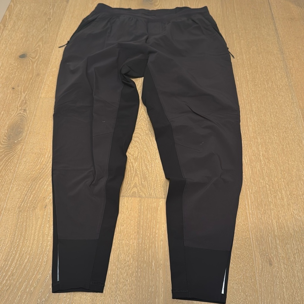 Lululemon men’s lightweight jogger black size large